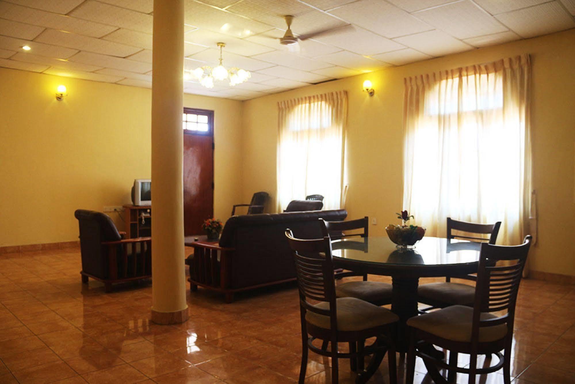 Hotel Red Rose Negombo Exteriér fotografie